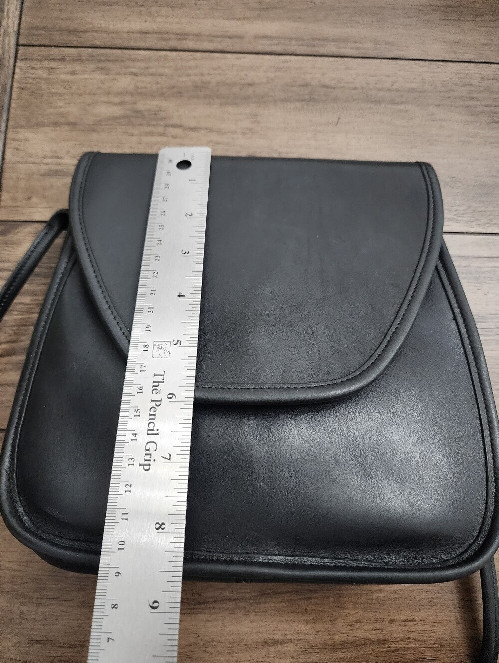 Vintage 90s 'Coach' Black Leather Lindsay Crossbody Bag - Picture 16 of 17